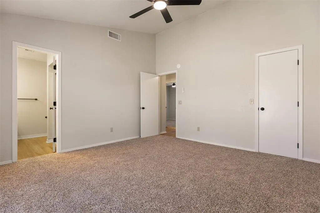 Photo 19 — 8232 Wilshire Ridge Road, Oklahoma City, OK 73132