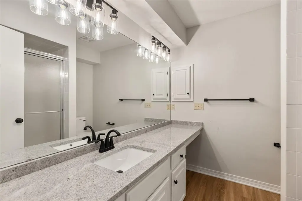 Photo 21 — 8232 Wilshire Ridge Road, Oklahoma City, OK 73132