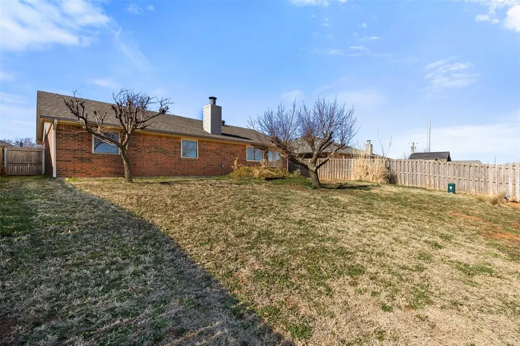 Photo 24 — 8232 Wilshire Ridge Road, Oklahoma City, OK 73132