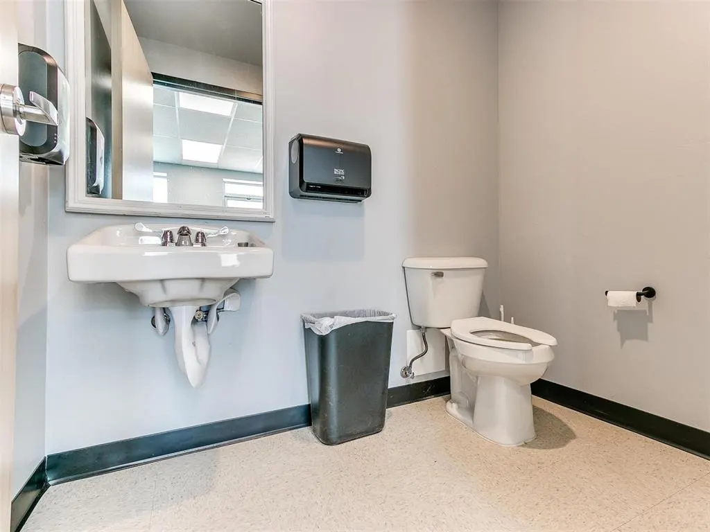 Photo 9 — 505 NE 46th Street, Oklahoma City, OK 73105