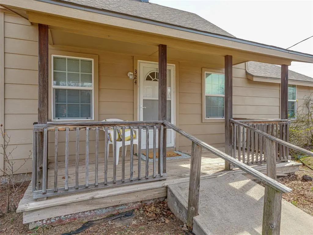 Photo 3 — 324 N Oak Street, Crescent, OK 73028