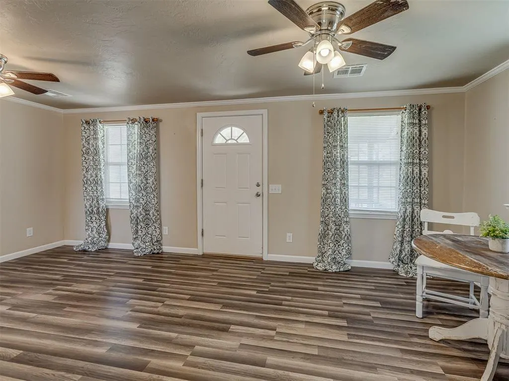 Photo 5 — 324 N Oak Street, Crescent, OK 73028