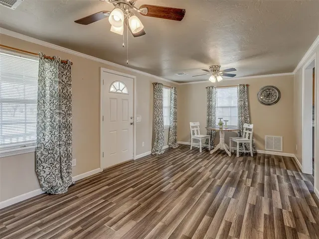 Photo 6 — 324 N Oak Street, Crescent, OK 73028