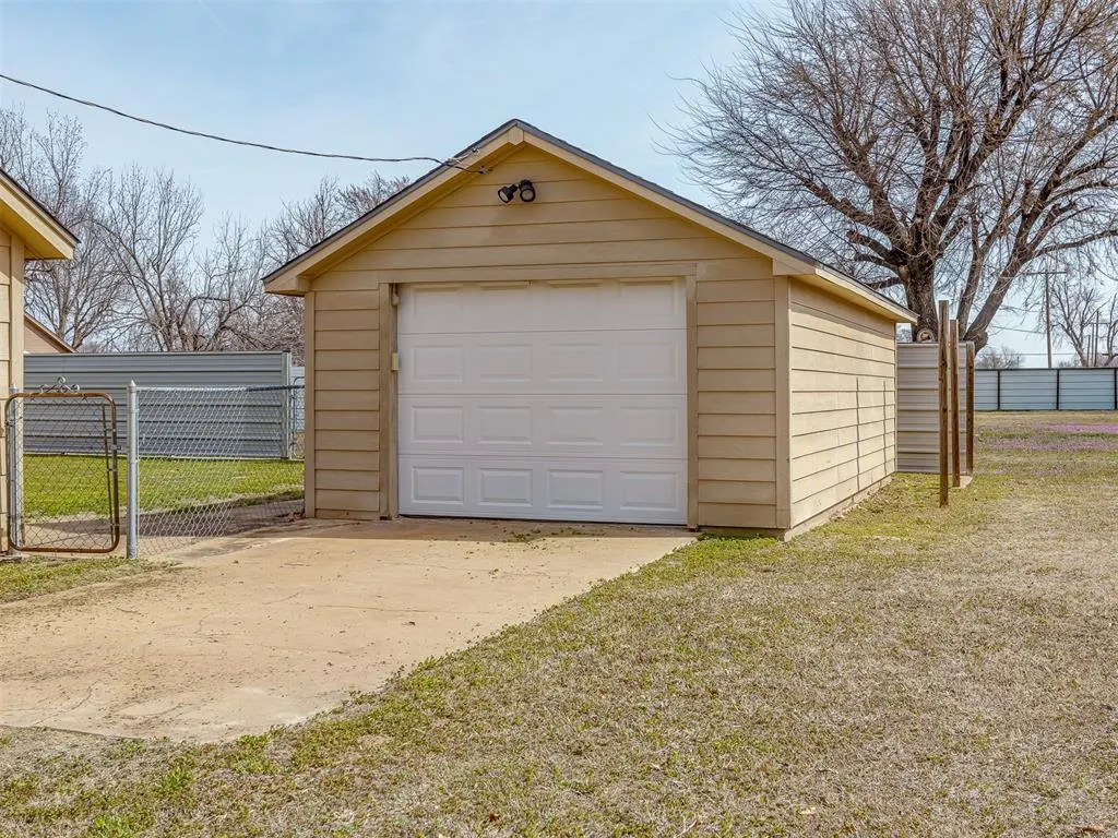 Photo 29 — 324 N Oak Street, Crescent, OK 73028