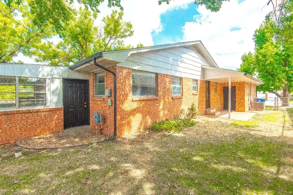 Photo 4 — 205 E 30th Street, Edmond, OK 73013