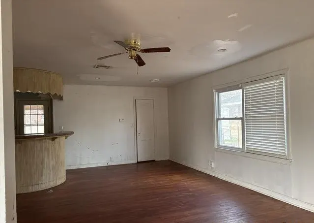 Photo 2 — 336 S 15th Street, Clinton, OK 73601