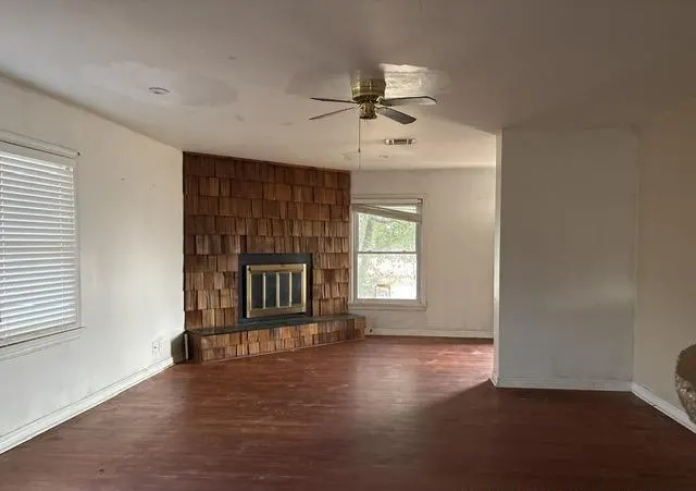 Photo 3 — 336 S 15th Street, Clinton, OK 73601