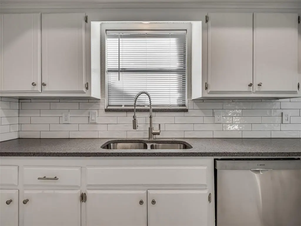 Photo 11 — 109 N Grand Fork Drive, Edmond, OK 73003