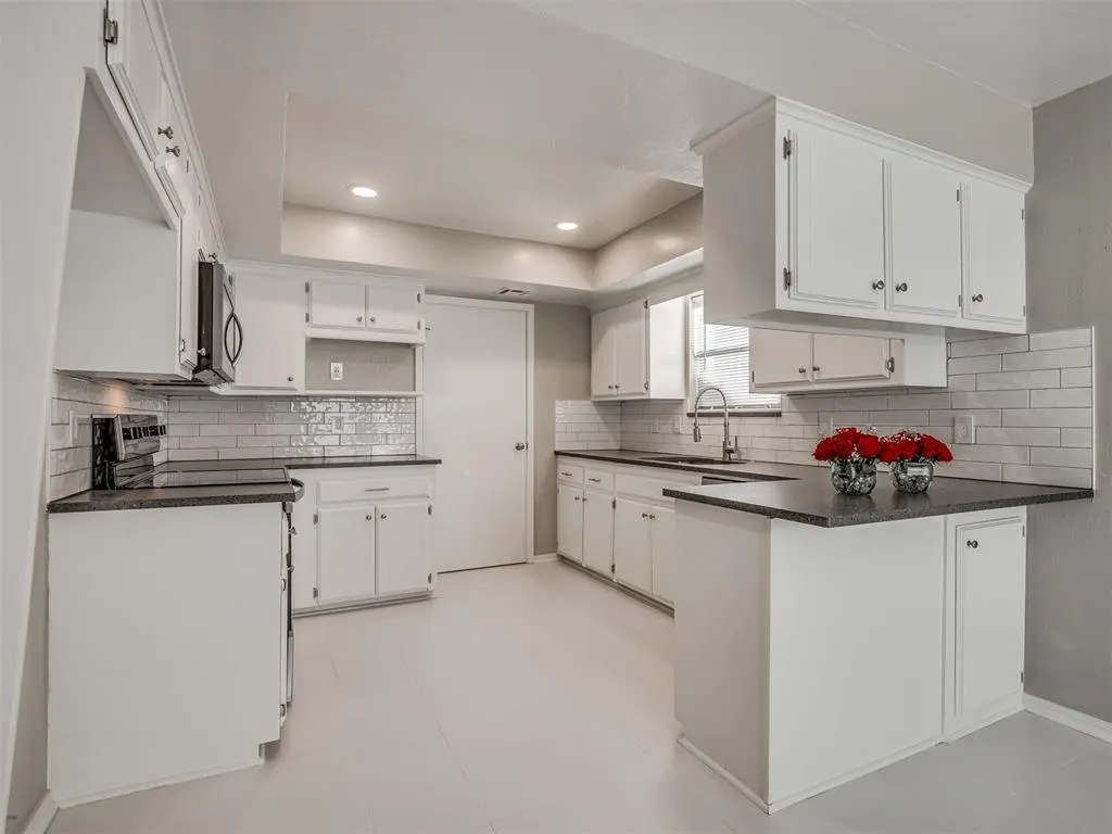 Photo 13 — 109 N Grand Fork Drive, Edmond, OK 73003