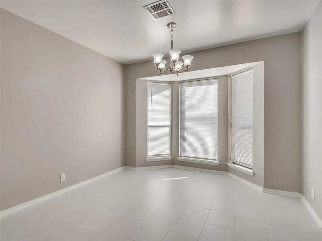 Photo 14 — 109 N Grand Fork Drive, Edmond, OK 73003