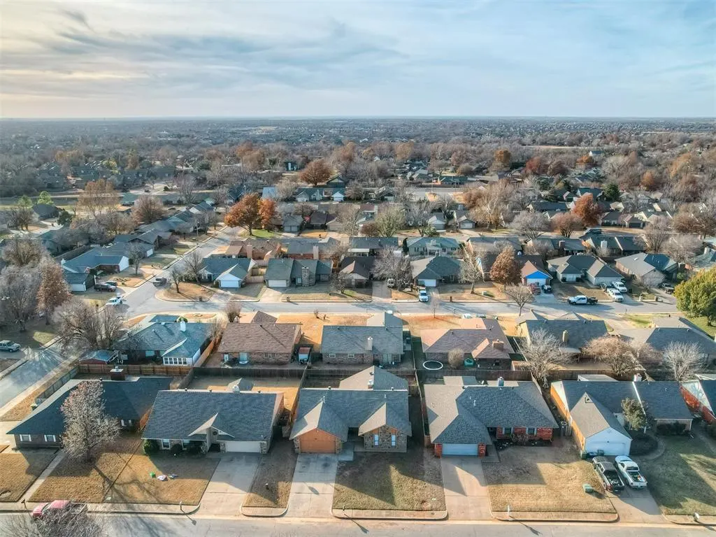 Photo 27 — 109 N Grand Fork Drive, Edmond, OK 73003