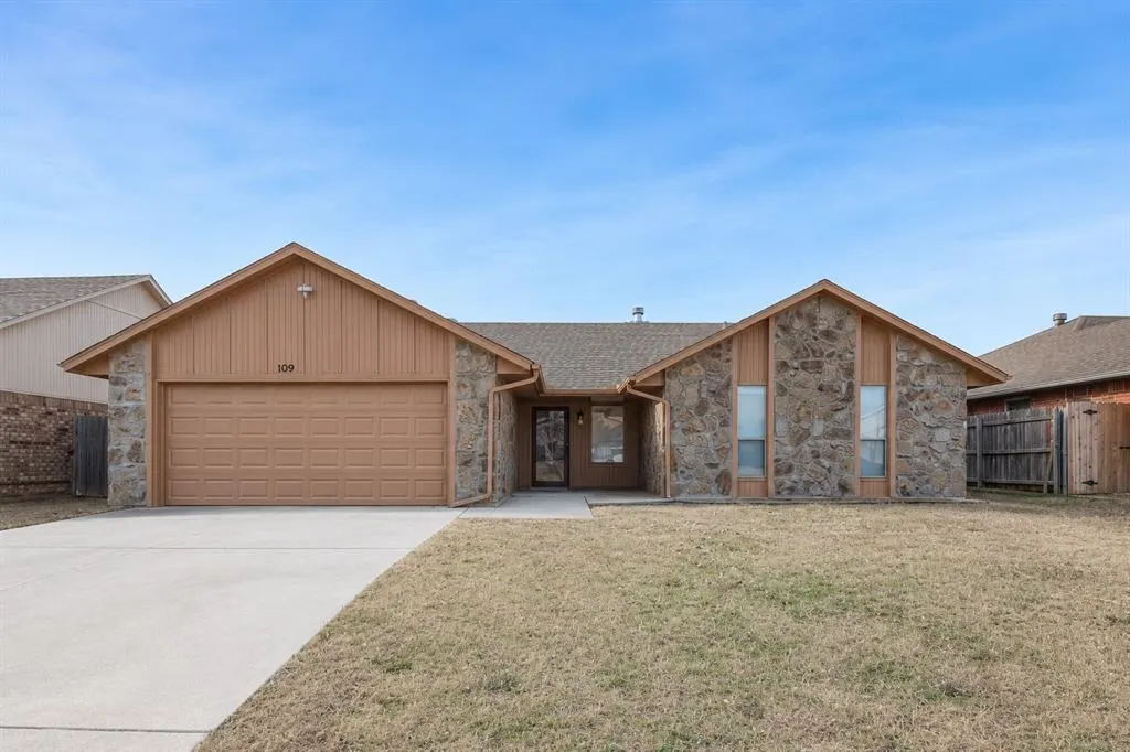 Front exterior — 109 N Grand Fork Drive, Edmond, OK 73003