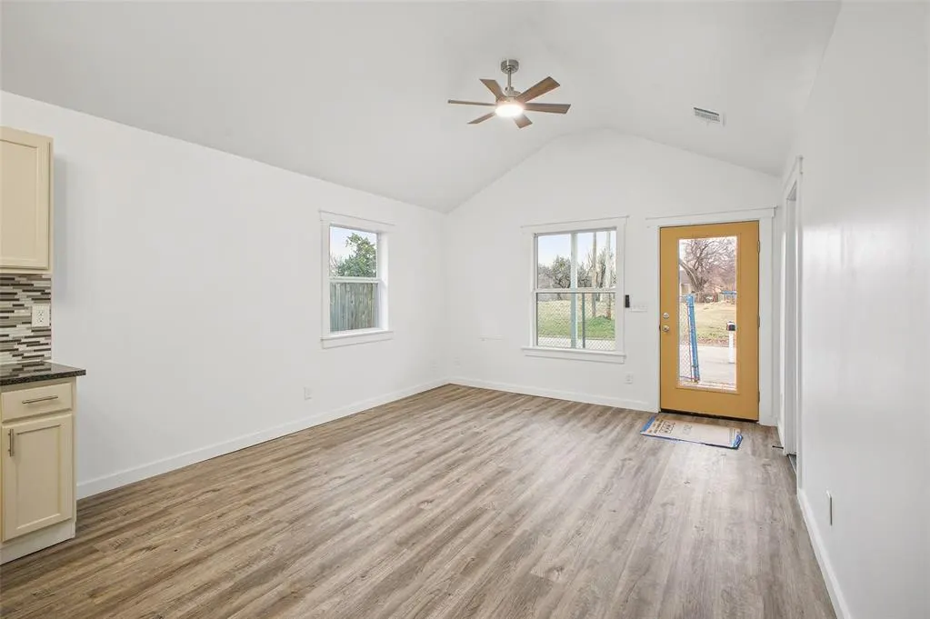 Photo 4 — 715 SE 10th Street, Oklahoma City, OK 73129