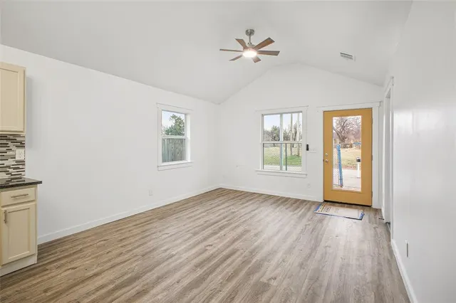 Photo 4 — 715 SE 10th Street, Oklahoma City, OK 73129