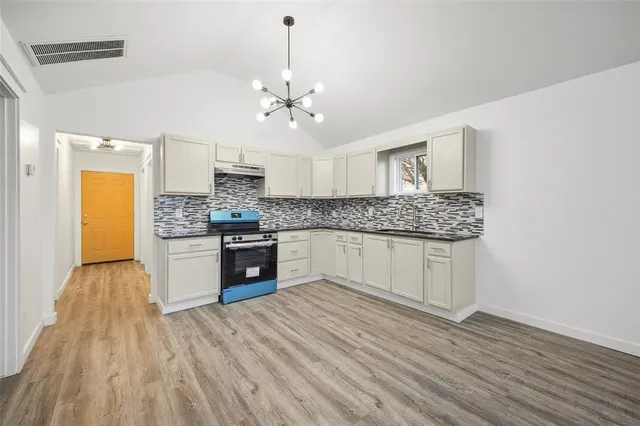 Photo 5 — 715 SE 10th Street, Oklahoma City, OK 73129