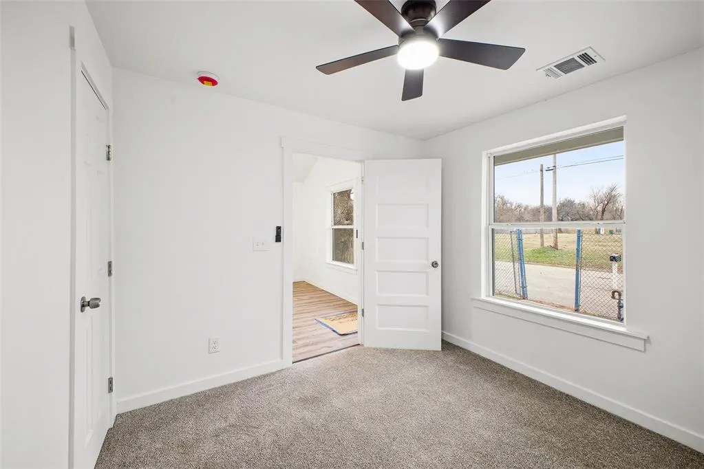 Photo 13 — 715 SE 10th Street, Oklahoma City, OK 73129