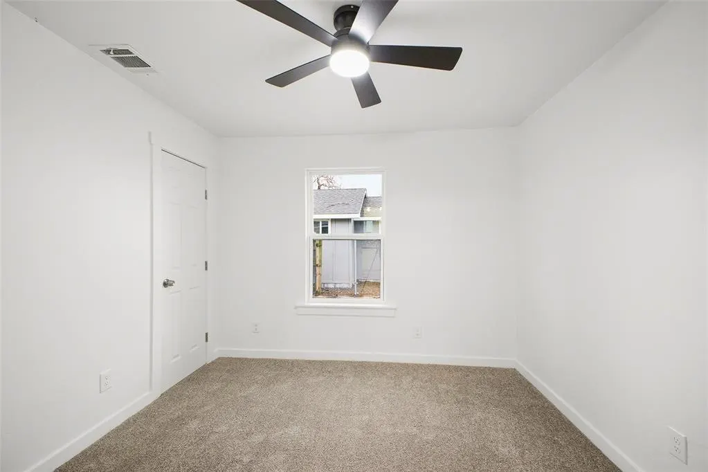 Photo 14 — 715 SE 10th Street, Oklahoma City, OK 73129