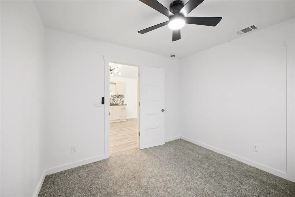 Photo 15 — 715 SE 10th Street, Oklahoma City, OK 73129