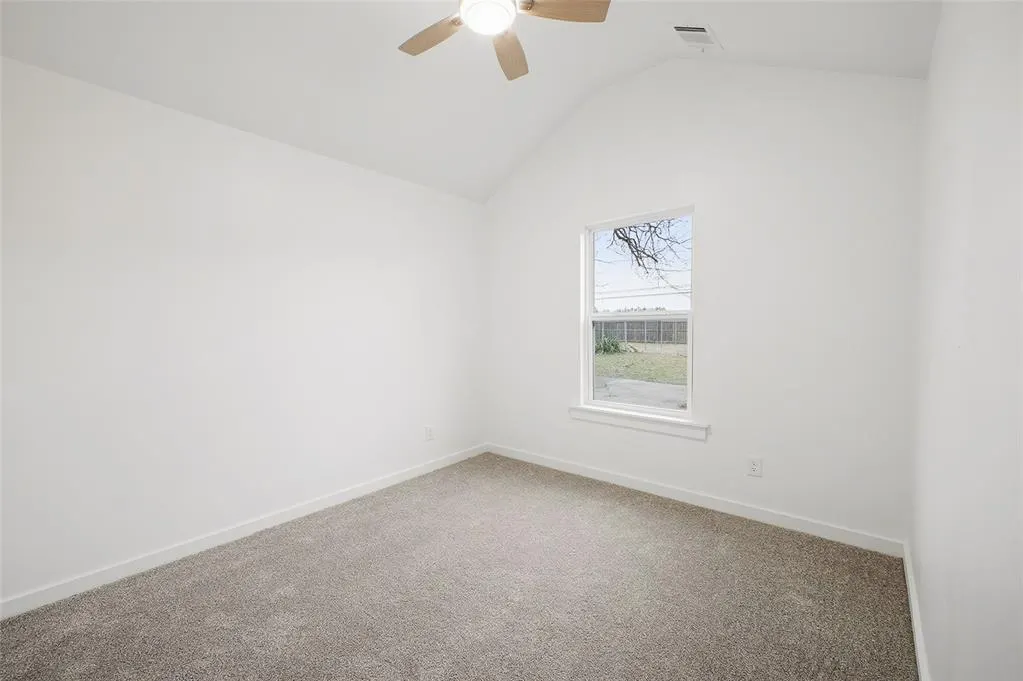 Photo 18 — 715 SE 10th Street, Oklahoma City, OK 73129