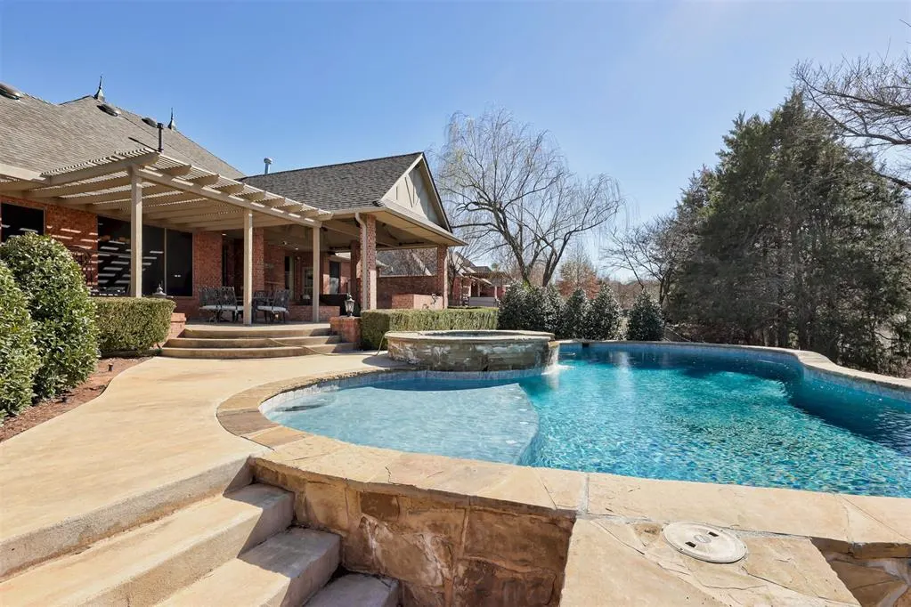 Photo 3 — 3029 Carriage Park Lane, Edmond, OK 73003