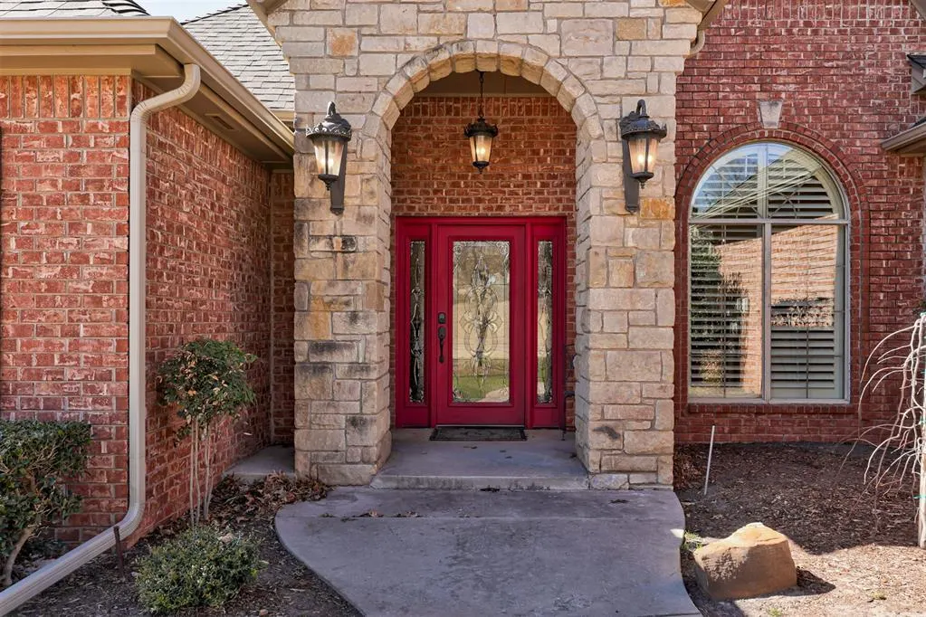 Photo 4 — 3029 Carriage Park Lane, Edmond, OK 73003