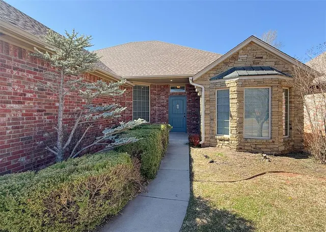 Photo 3 — 14009 Canterbury Drive, Edmond, OK 73013