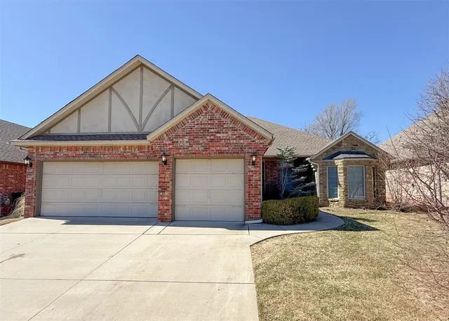 Photo 4 — 14009 Canterbury Drive, Edmond, OK 73013