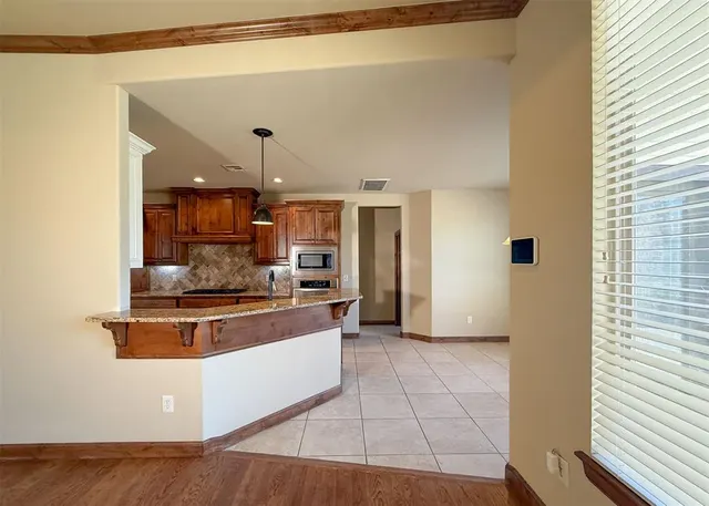 Photo 7 — 14009 Canterbury Drive, Edmond, OK 73013