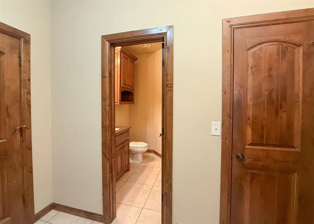 Photo 11 — 14009 Canterbury Drive, Edmond, OK 73013