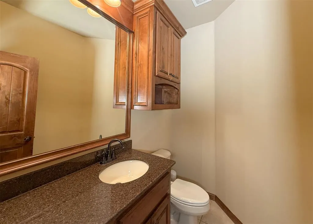 Photo 12 — 14009 Canterbury Drive, Edmond, OK 73013