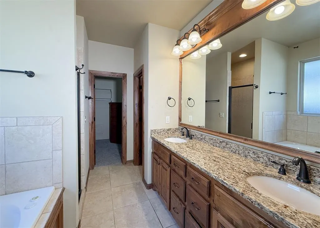 Photo 23 — 14009 Canterbury Drive, Edmond, OK 73013