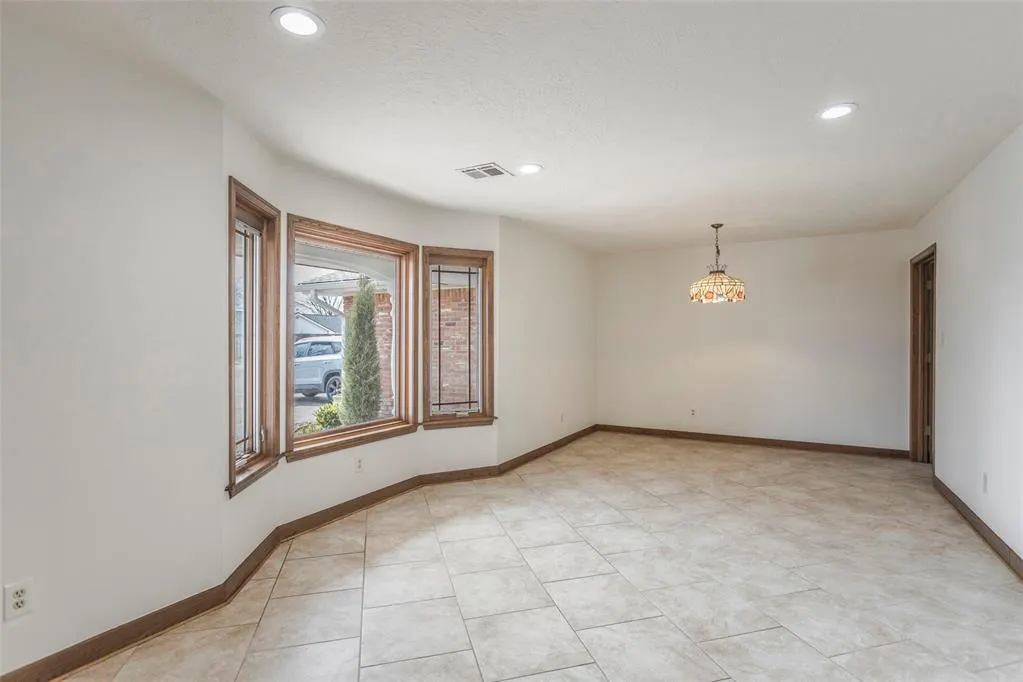 Photo 5 — 2311 Morgan Drive, Norman, OK 73069