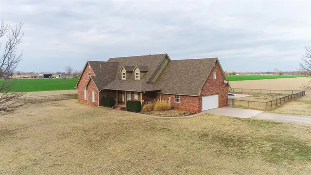Photo 4 — 15061 N County Road 3215, Pauls Valley, OK 73075