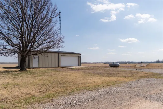 Photo 7 — 15061 N County Road 3215, Pauls Valley, OK 73075