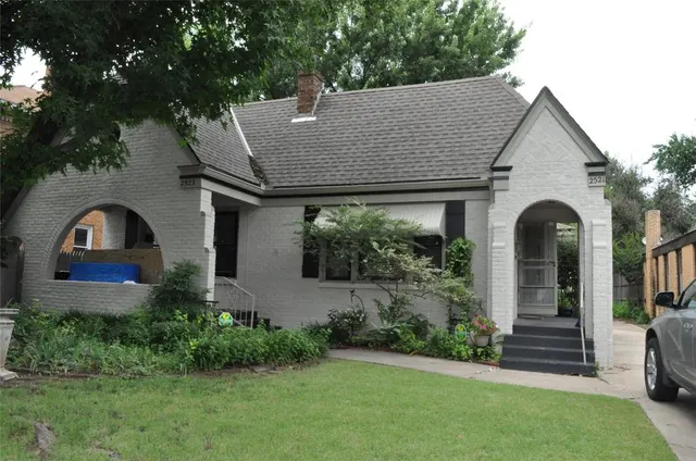 Front exterior — 2521 NW 12th Street, Oklahoma City, OK 73107