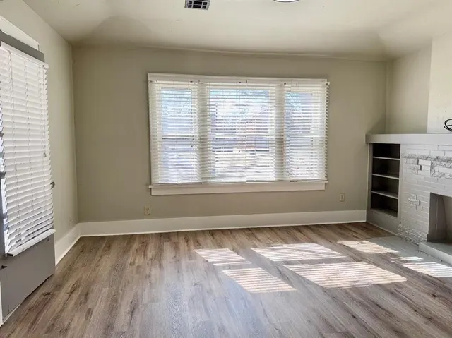 Photo 4 — 2521 NW 12th Street, Oklahoma City, OK 73107
