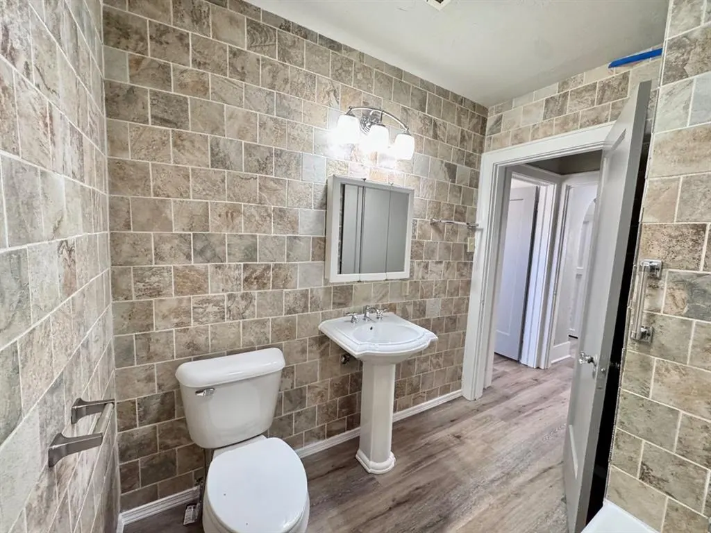 Photo 15 — 2521 NW 12th Street, Oklahoma City, OK 73107