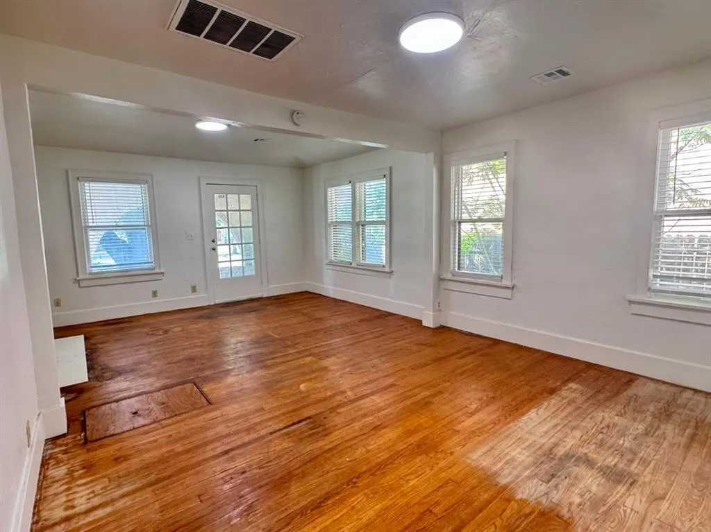 Photo 18 — 2521 NW 12th Street, Oklahoma City, OK 73107