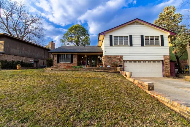 Front exterior — 921 Schulze Drive, Norman, OK 73071
