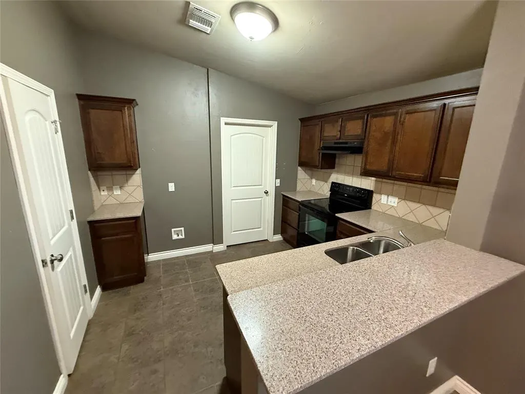 Photo 2 — 15229 Stillwind Drive, Oklahoma City, OK 73170