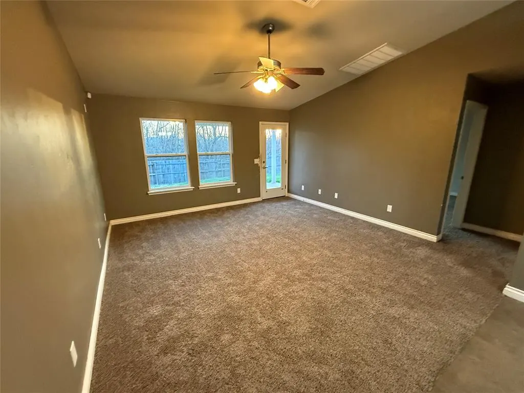 Photo 4 — 15229 Stillwind Drive, Oklahoma City, OK 73170