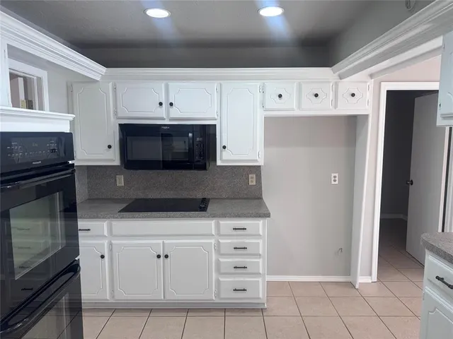 Photo 6 — 12216 Sylvester Drive, Oklahoma City, OK 73162