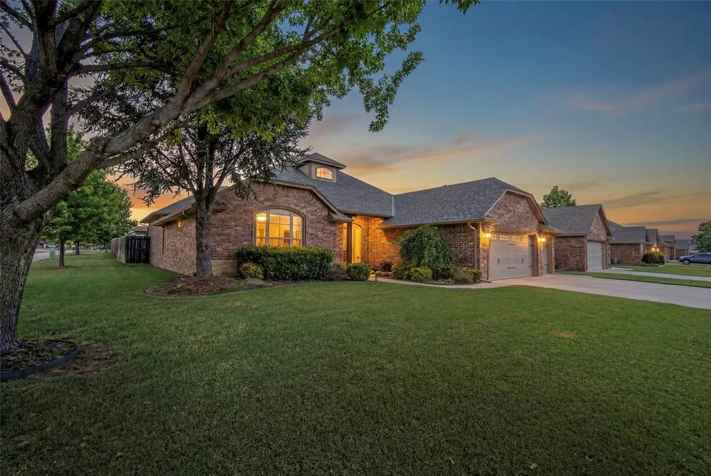 Front exterior — 3025 SW 140th Street, Oklahoma City, OK 73170