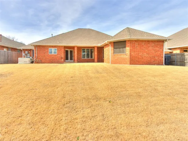 Photo 5 — 4712 N Cromwell Avenue, Oklahoma City, OK 73112