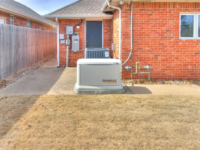 Photo 6 — 4712 N Cromwell Avenue, Oklahoma City, OK 73112