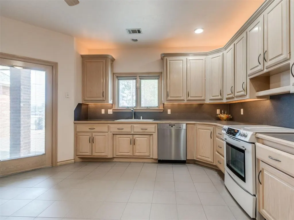 Photo 35 — 4712 N Cromwell Avenue, Oklahoma City, OK 73112