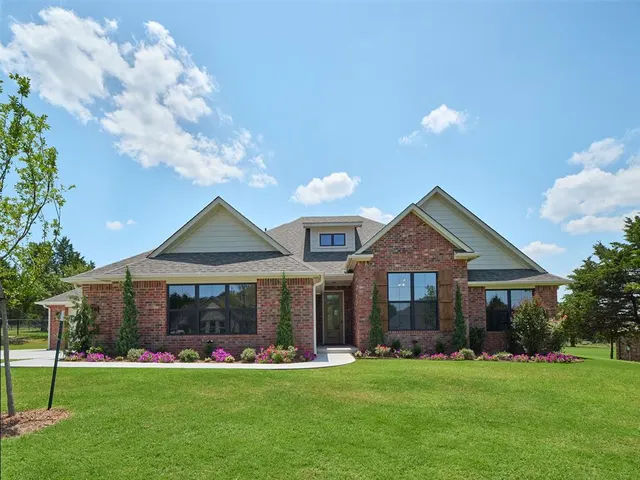 Photo 2 — 9216 SW 92nd Street, Mustang, OK 73064