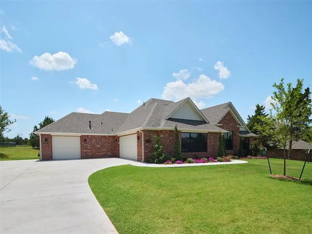 Photo 3 — 9216 SW 92nd Street, Mustang, OK 73064