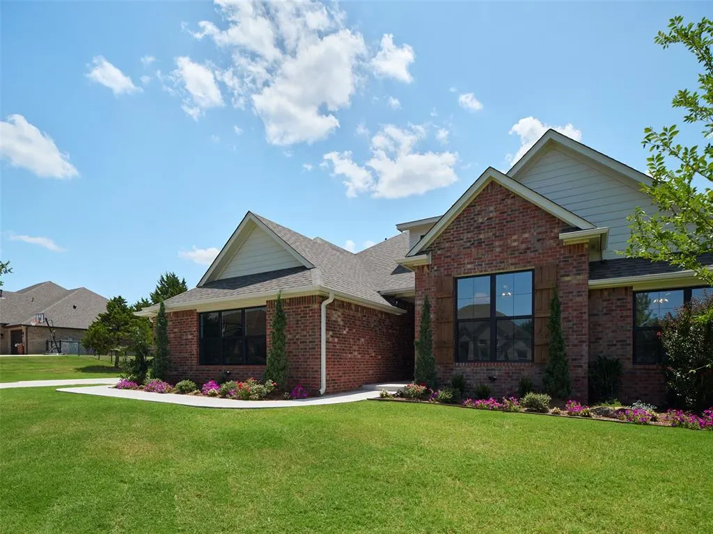 Photo 4 — 9216 SW 92nd Street, Mustang, OK 73064
