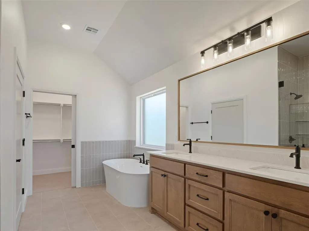 Photo 23 — 7901 NW 163rd Street, Oklahoma City, OK 73013